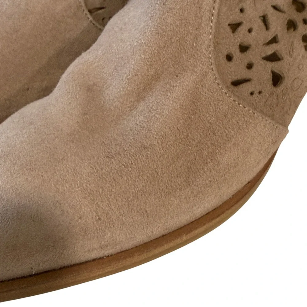 Italeau Taupe Suede Laser Cut‎ Ankle Boots Womens 36 Boho Italian Leather Zip - Picture 3 of 8
